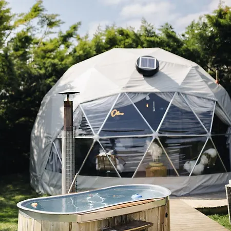 Beautiful Olive Pod Geo Dome House With Hot Tub Hotel East Horsley Exterior photo