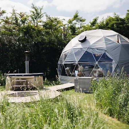 Beautiful Olive Pod Geo Dome House With Hot Tub Hotel East Horsley Exterior photo